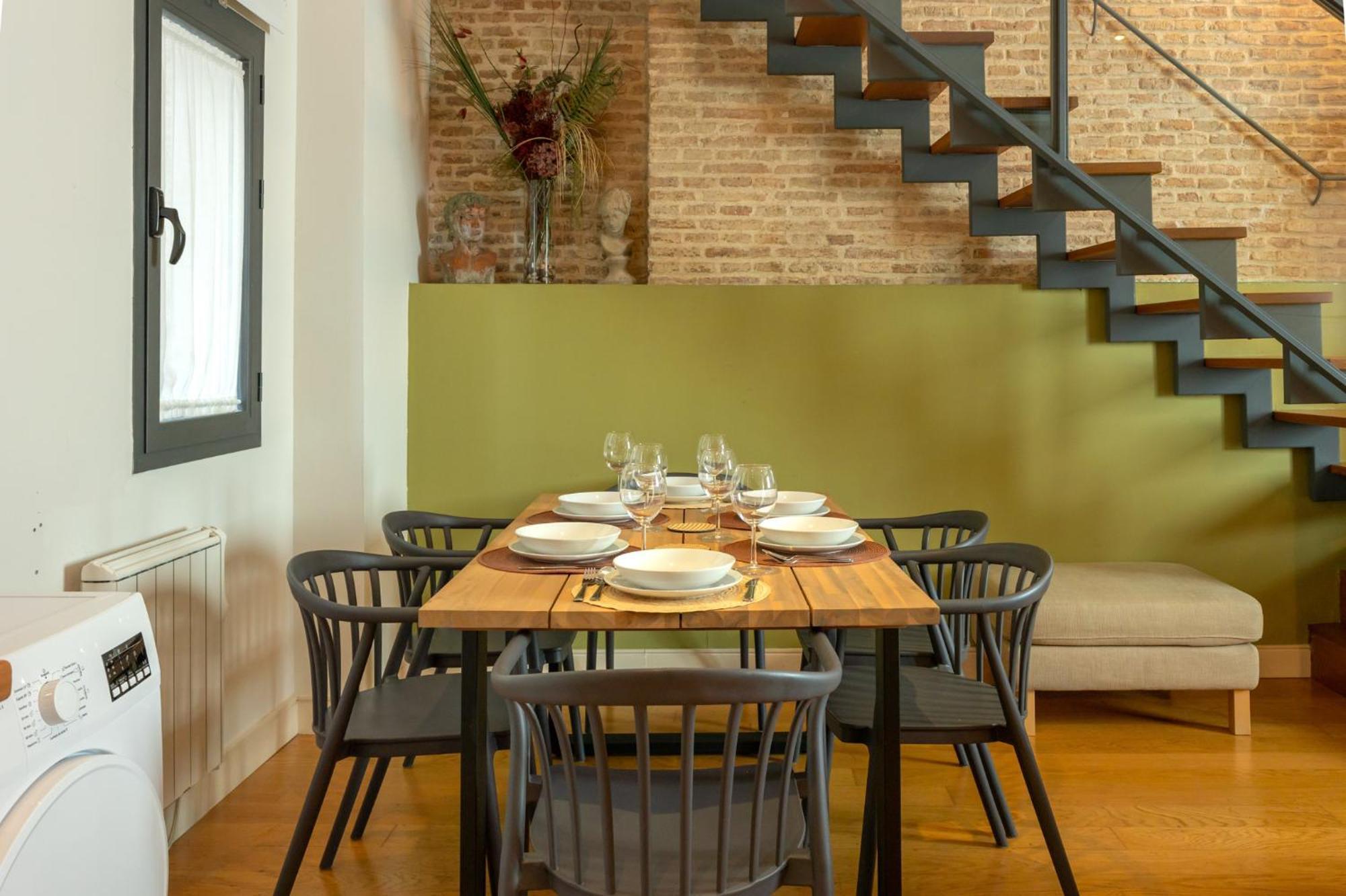La Maestranza Charming One Or Two Bedrooms Apartments By Ocityzen Seville Exterior photo