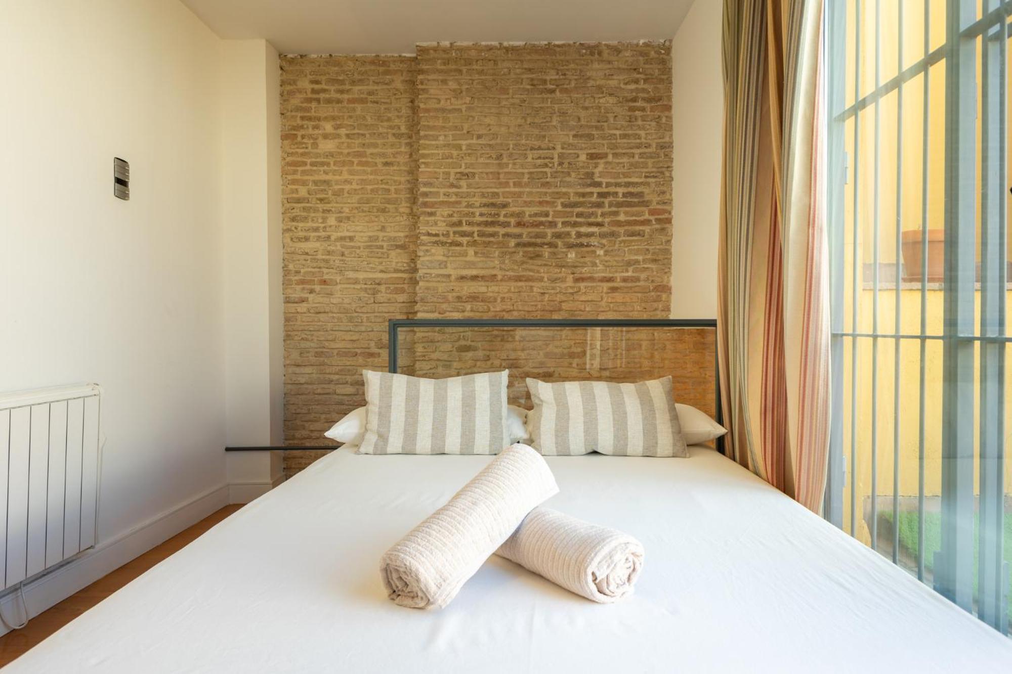 La Maestranza Charming One Or Two Bedrooms Apartments By Ocityzen Seville Exterior photo