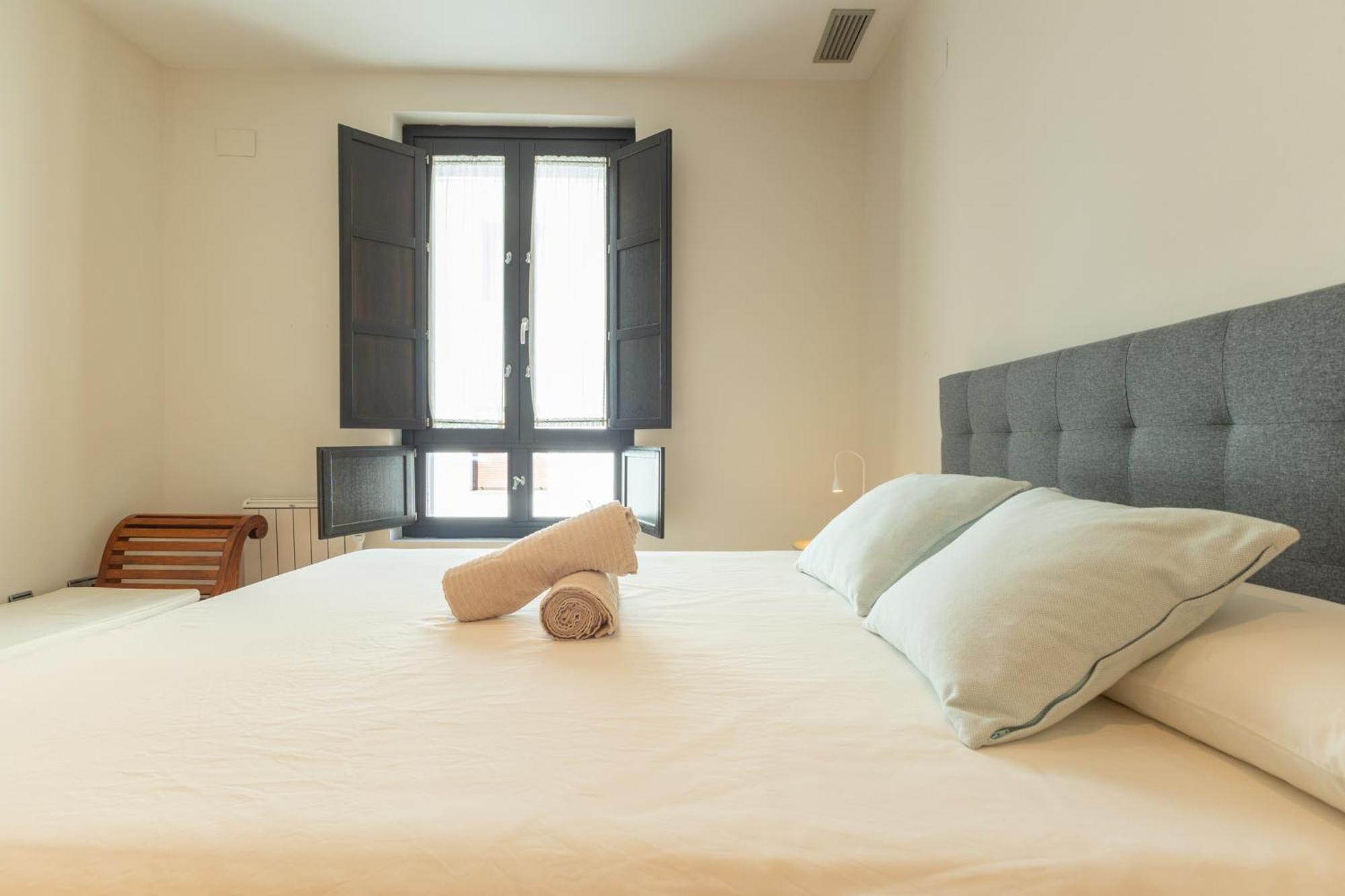 La Maestranza Charming One Or Two Bedrooms Apartments By Ocityzen Seville Exterior photo