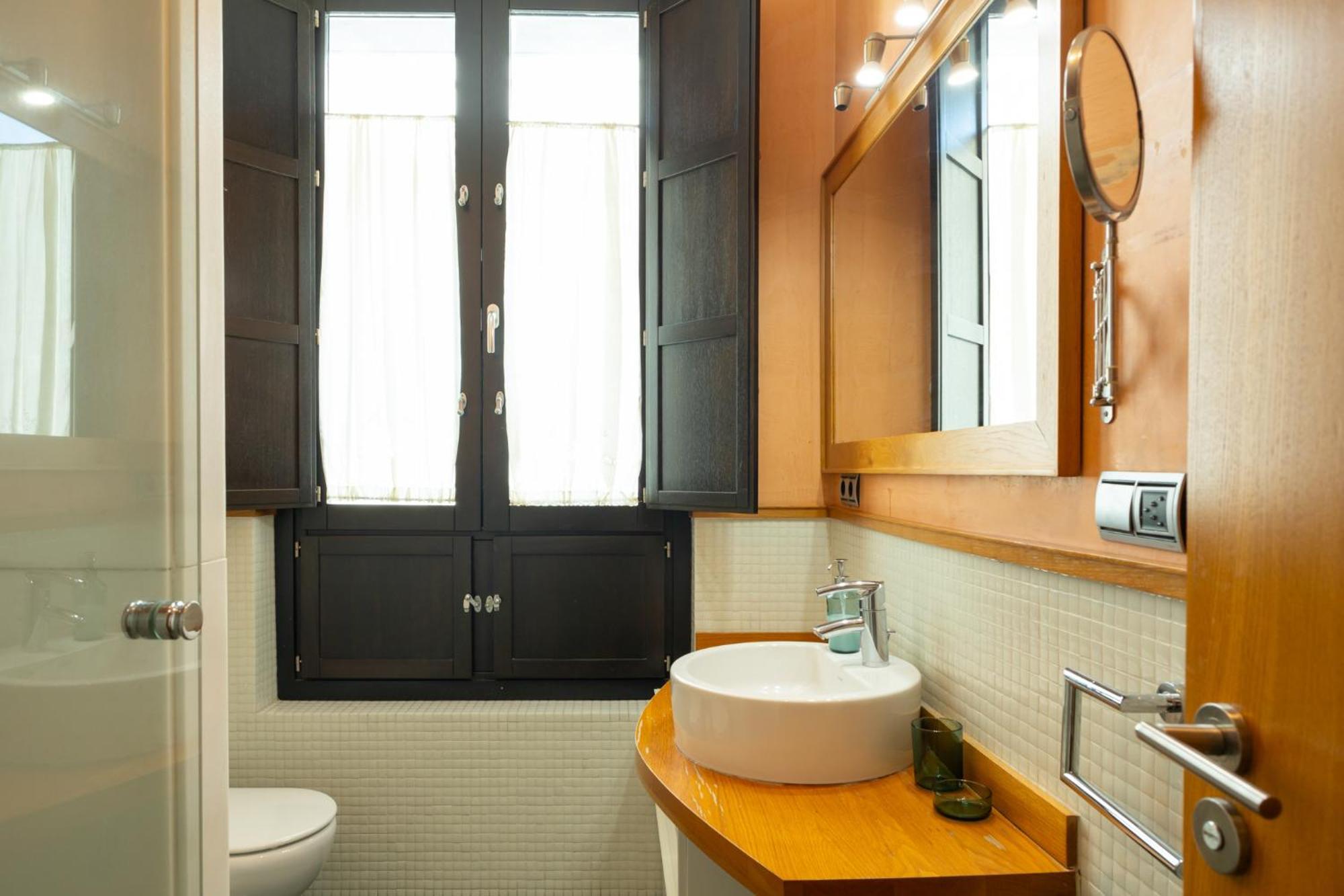 La Maestranza Charming One Or Two Bedrooms Apartments By Ocityzen Seville Exterior photo