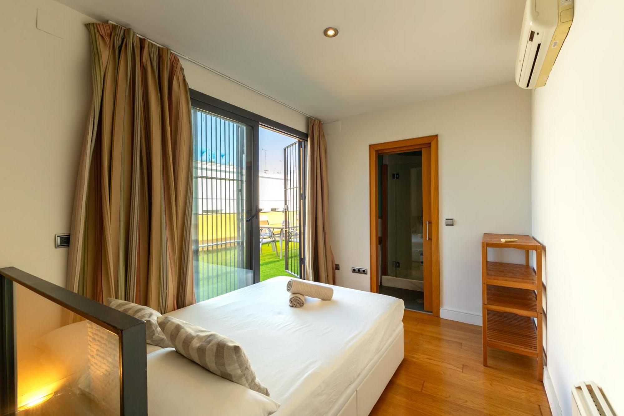 La Maestranza Charming One Or Two Bedrooms Apartments By Ocityzen Seville Exterior photo